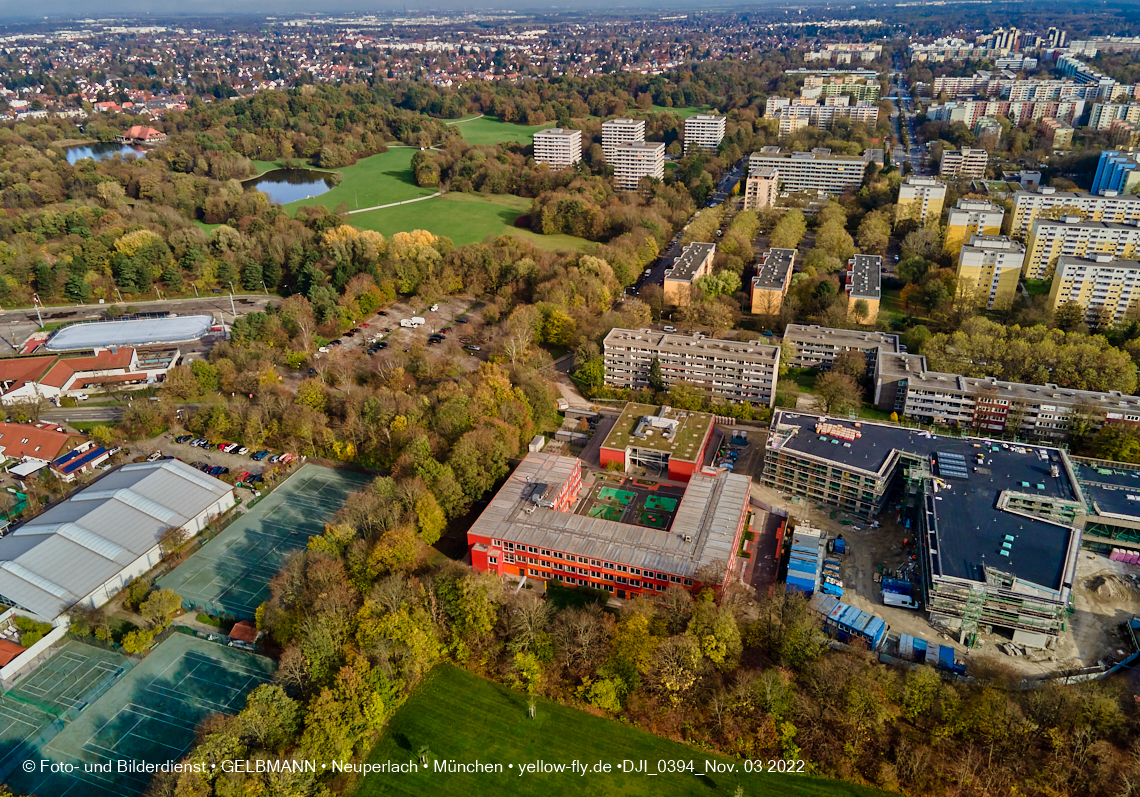 03.11.2022 -  Ostparksee mit Umgebung in Neuperlach